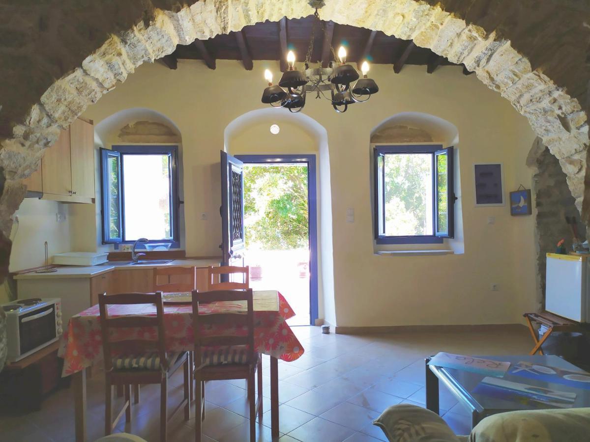 Traditional Family House, Ground Floor With Yard Koronos المظهر الخارجي الصورة
