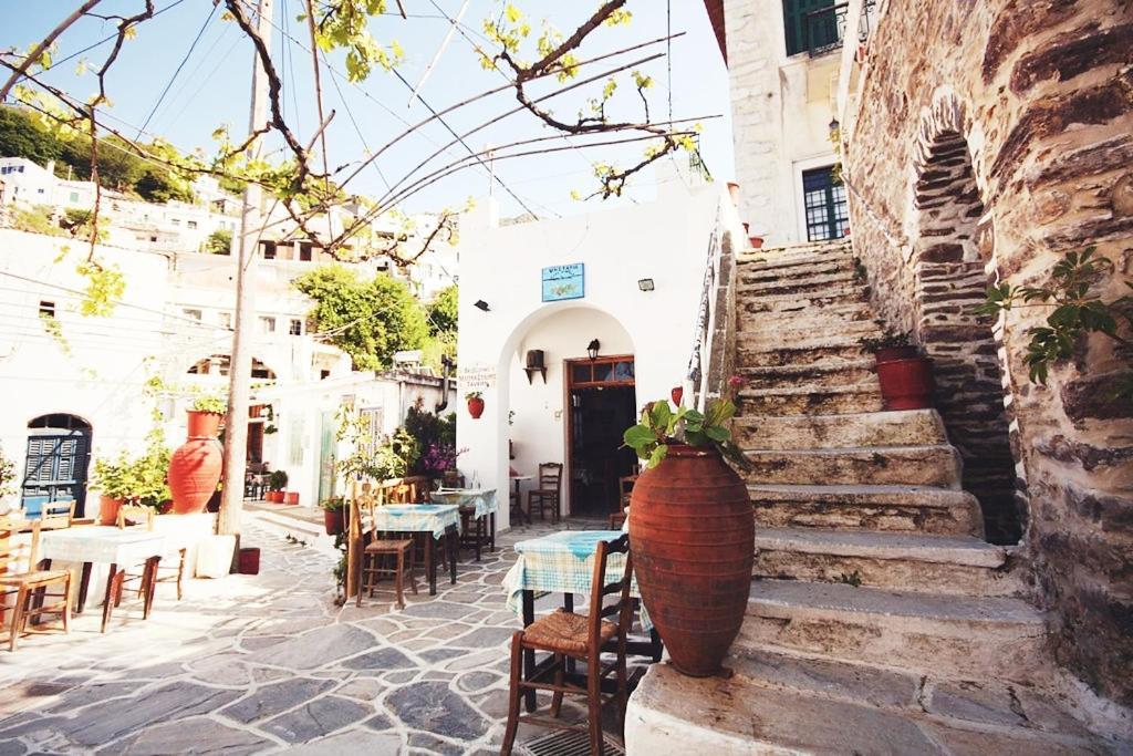 Traditional Family House, Ground Floor With Yard Koronos المظهر الخارجي الصورة