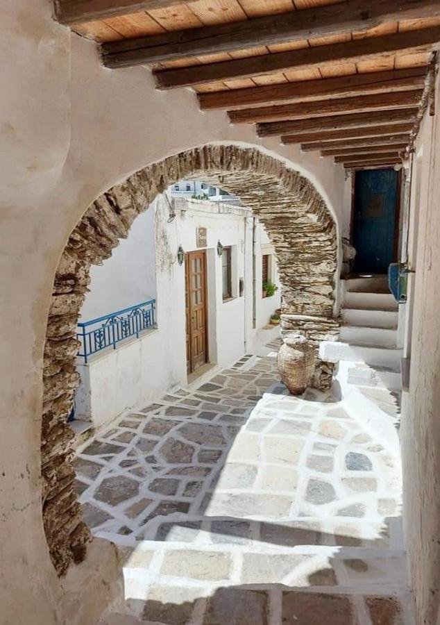 Traditional Family House, Ground Floor With Yard Koronos المظهر الخارجي الصورة
