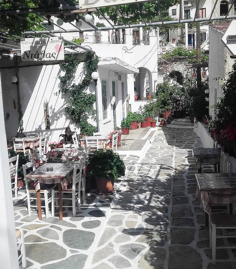 Traditional Family House, Ground Floor With Yard Koronos المظهر الخارجي الصورة