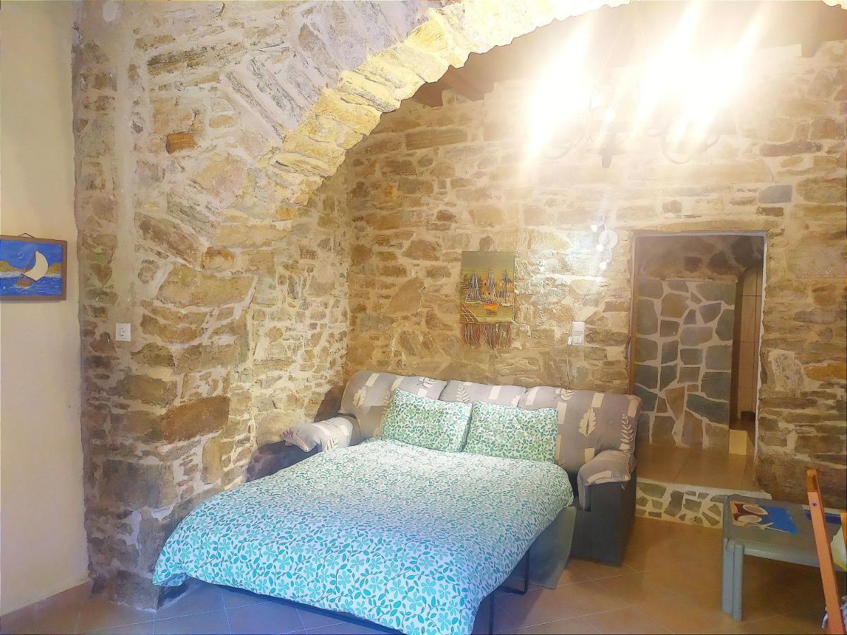 Traditional Family House, Ground Floor With Yard Koronos المظهر الخارجي الصورة